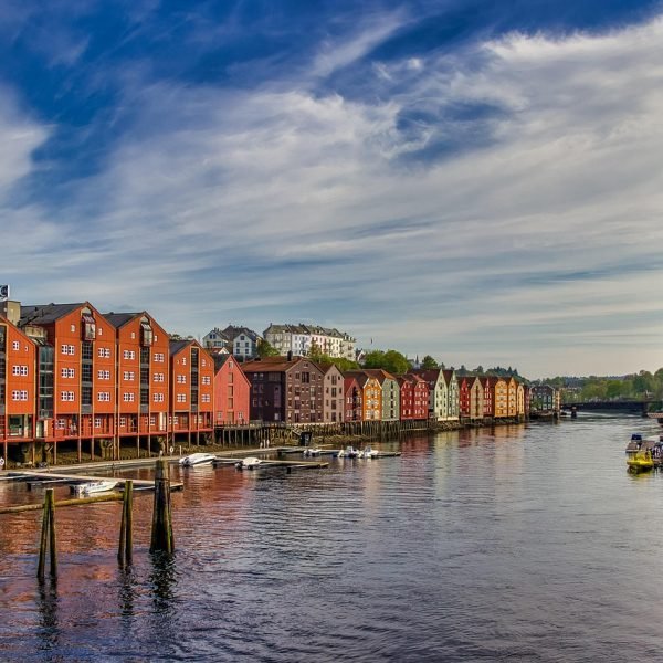 Hus langs vannet i norsk by med potensielt elektronisk oppgjør